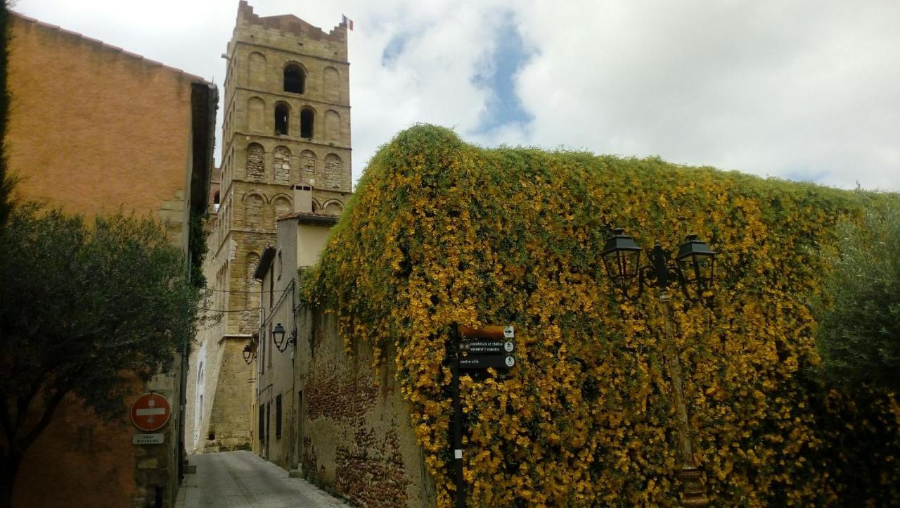 Maison Au Pied De La Cathedrale إيلن المظهر الخارجي الصورة
