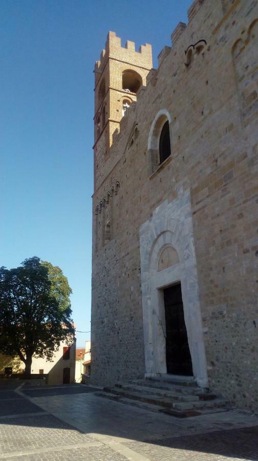 Maison Au Pied De La Cathedrale إيلن المظهر الخارجي الصورة